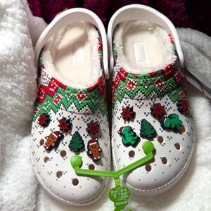*SOLD ON EBAY* CROCS CLASSIC LINED HOLIDAY CHARM CLOGS, BNIB, Size: w10/m8